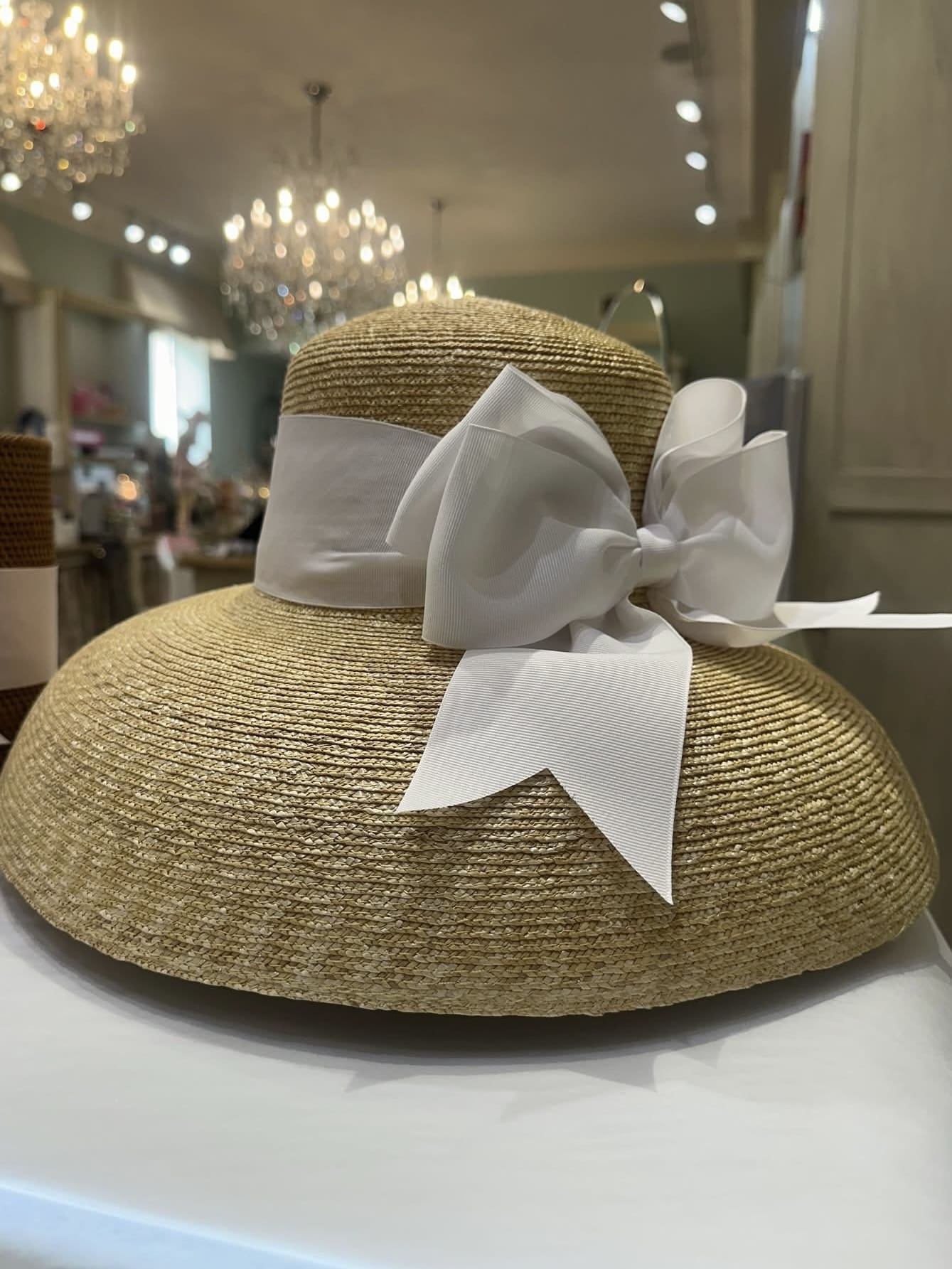 Beautiful Hat - Fluffy Bow - White