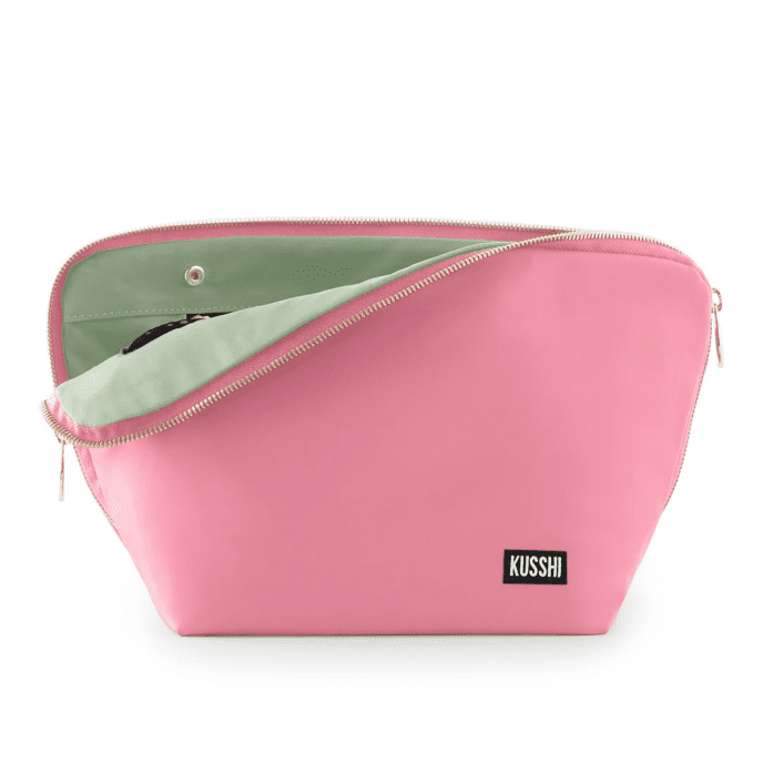 Kusshi Vacationer Makeup Bag: Sweet Pea Pink/Pistachio