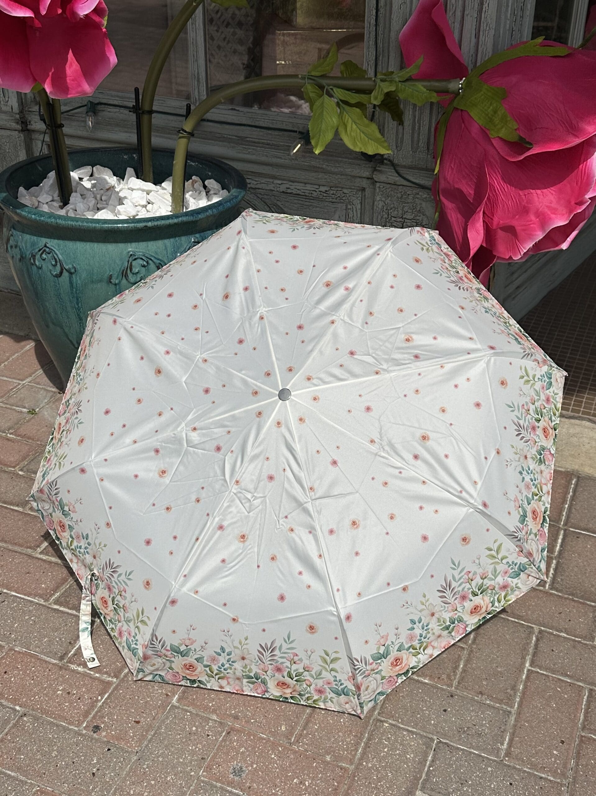 Guy de Jean Compact Umbrella - MINI o/c Sections Imprime Fleurs+Poignee Noire