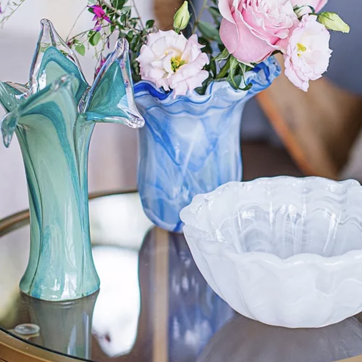 Vietri - Onda Glass Green Twisted Flower Vase - Image 2