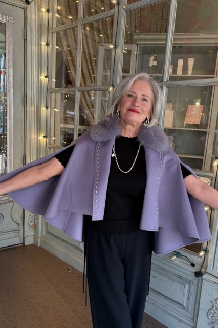 Diomi - Embroidered Tux Lapel Cape with a Fox Collar
