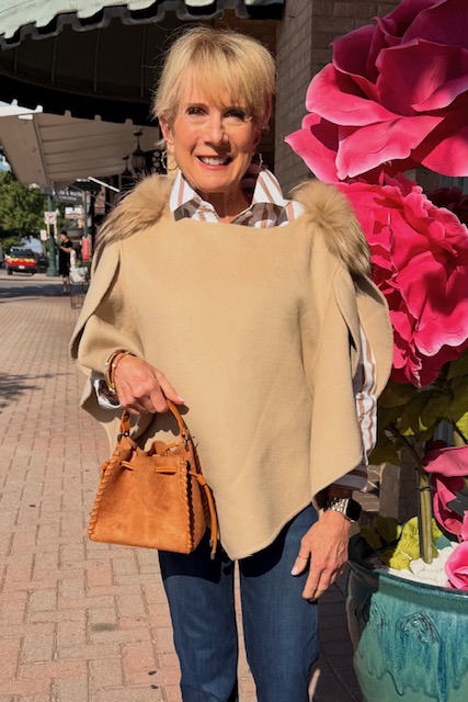 Diomi - Cascade Shoulder Poncho w/Fox - Irish Cream